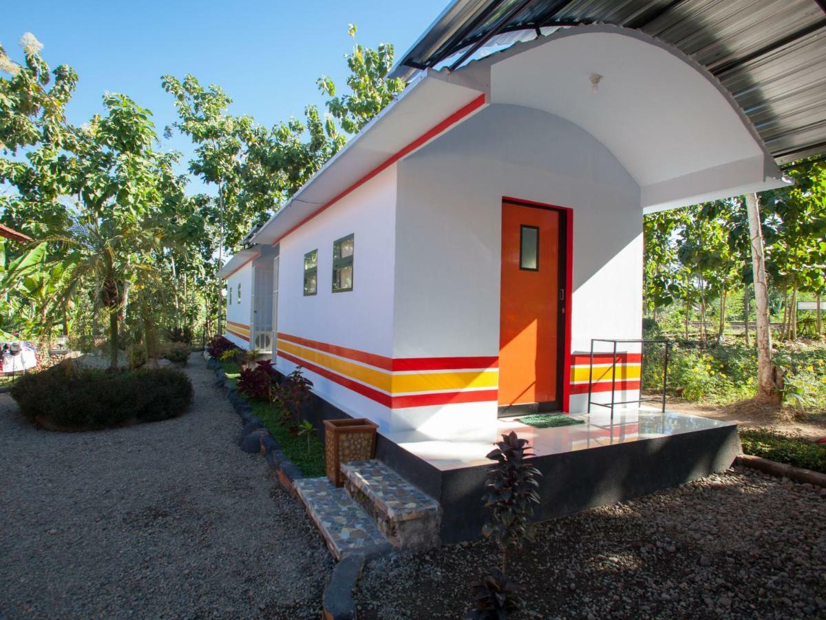Reddoorz Near Banyuwangi Kota Train Station Hotel Exterior foto